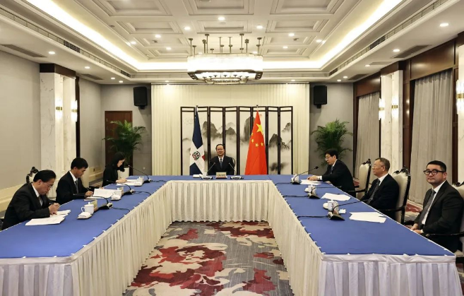 Ezpay(中国)环境“助力”多米尼加清运垃圾，毛伟明省长出席线上交接仪式